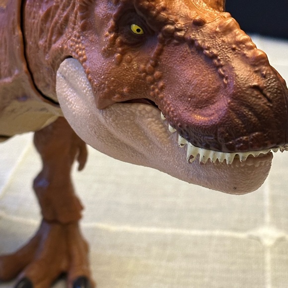 Jurassic World Legacy Collection T-Rex 18” tall Electronic Fully Working - Picture 4 of 9